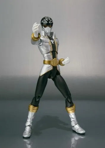 Kaizoku Sentai Gokaiger - Gokai Silver - S.H.Figuarts (Bandai)ㅤ – Bandai – ActionFigure Brasil — ambientada