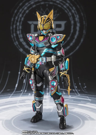Kamen Rider Geats - Kamen Rider Na-Go - S.H.Figuarts - Fever Beat Form (Bandai Spirits) [Shop Exclusive]ㅤ – Bandai Spirits – ActionFigureBrasil — com base expositora