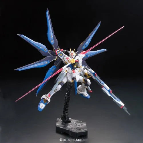 Kidou Senshi Gundam SEED Destiny - ZGMF-X20A Strike Freedom Gundam - RG #14 - 1/144 (Bandai)ㅤ – Bandai – ActionFigureBrasil