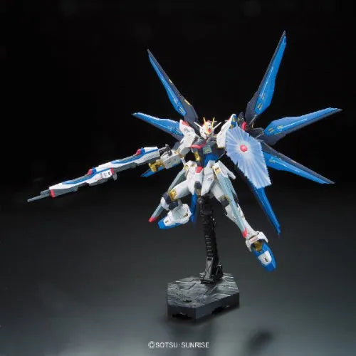 Kidou Senshi Gundam SEED Destiny - ZGMF-X20A Strike Freedom Gundam - RG #14 - 1/144 (Bandai)ㅤ – Bandai – ActionFigureBrasil