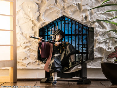 Kimetsu no Yaiba - Tomioka Giyuu - Ichiban Kuji Kimetsu no Yaiba ~Kisatsu no Kokorozashi~ C Prize - Layer Scape (Bandai Spirits)ㅤ – Bandai Spirits – ActionFigureBrasil — ângulo diferente