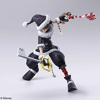 Kingdom Hearts II - Sora - Bring Arts - Christmas Town ver. (Square Enix)ㅤ – Square Enix – ActionFigure Brasil — com base expositora