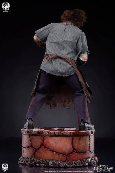 Leatherface - Deluxe Edition - LIMITED EDITION: 400 (Deluxe Edition) – PCS – ActionFigure Brasil — ambientada