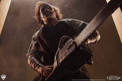 Leatherface - LIMITED EDITION: 400 – PCS – ActionFigure Brasil — ângulo diferente
