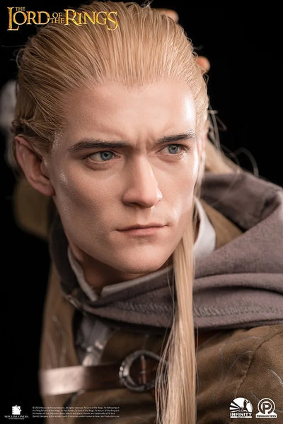 Legolas (Ultimate Edition) - LIMITED EDITION: 250 (Ultimate Edition) – Infinity Studio X Penguin Toys – ActionFigure Brasil — com base expositora