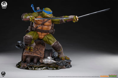 Leonardo Deluxe Edition - LIMITED EDITION: 500 (Deluxe Edition) – PCS – ActionFigure Brasil — com base expositora