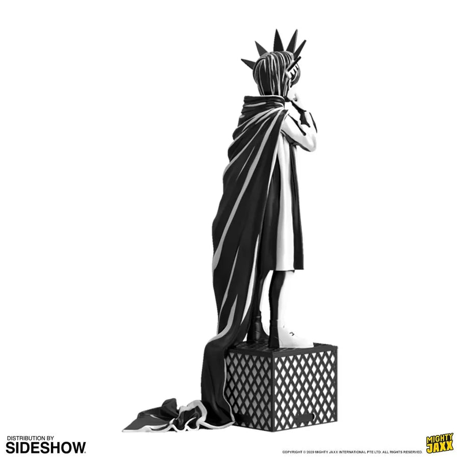 Liberty Girl - LIMITED EDITION – Mighty Jaxx – ActionFigure Brasil