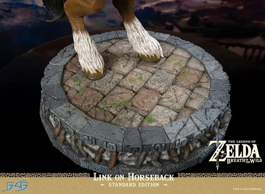 Link on Horseback - LIMITED EDITION: 5000 – First 4 Figures – ActionFigure Brasil