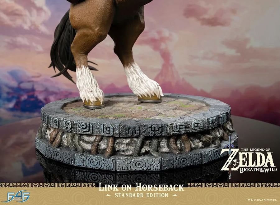 Link on Horseback - LIMITED EDITION: 5000 – First 4 Figures – ActionFigure Brasil