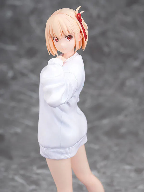 Lycoris Recoil - Nishikigi Chisato - 1/7 - Oversized Sweatshirt Ver. (Phat Company)ㅤ – Phat Company as Manufacturer – ActionFigure Brasil