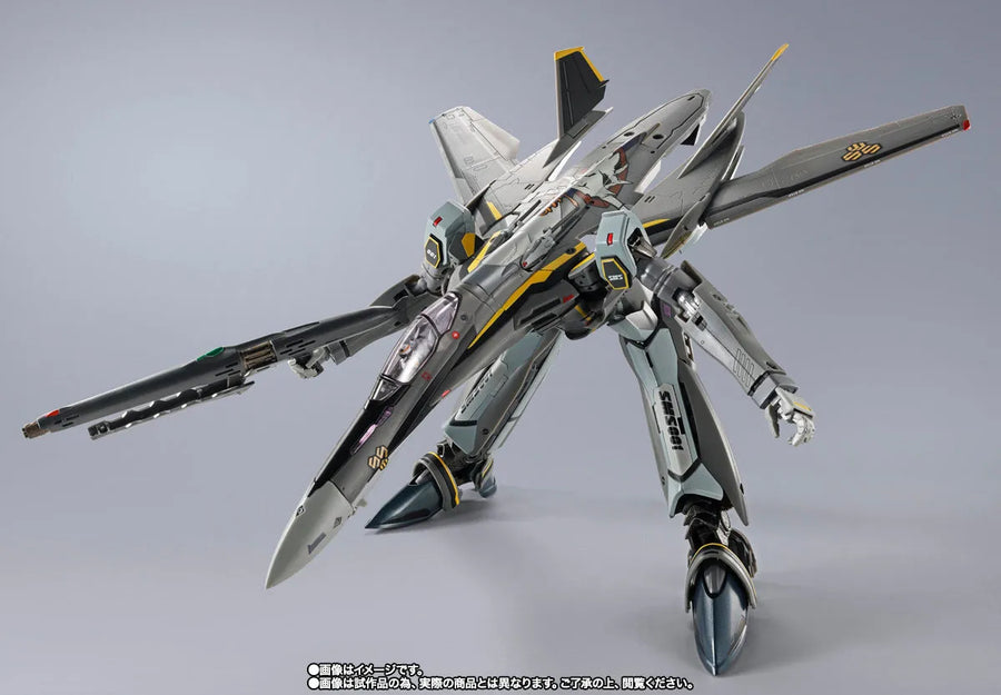 Macross Frontier - Ozma Lee's VF-25S Armored Messiah Valkyrie - Ozma Lee's VF-25S Messiah Valkyrie - DX Chogokin - Revival Ver. (Bandai Spirits) [Shop Exclusive]ㅤ – Bandai Spirits – ActionFigure Brasil