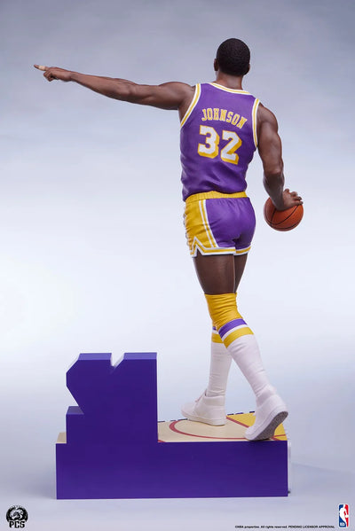 Magic Johnson - LIMITED EDITION: 250 – PCS – ActionFigure Brasil — ambientada