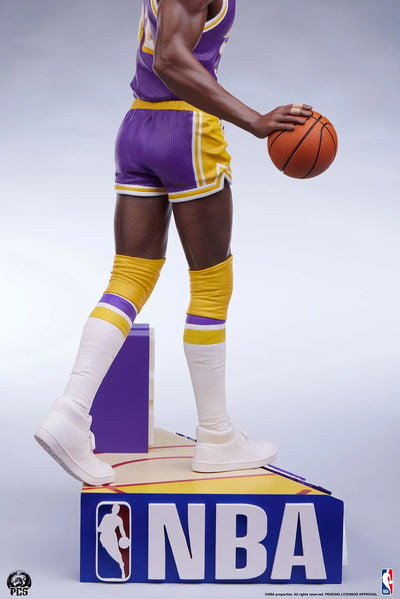 Magic Johnson - LIMITED EDITION: 250 – PCS – ActionFigure Brasil — embalagem