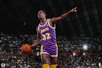 Magic Johnson - LIMITED EDITION: 250 – PCS – ActionFigure Brasil — ambientada