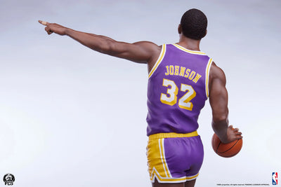 Magic Johnson - LIMITED EDITION: 250 – PCS – ActionFigure Brasil — iluminação de estúdio