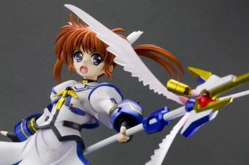 Mahou Shoujo Lyrical Nanoha The Movie 1st - Takamachi Nanoha - 1/8 - -Zenryoku Zenkai- (Kotobukiya)ㅤ – Kotobukiya – ActionFigure Brasil