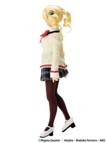 Mahou Shoujo Madoka★Magica - Kyuubey - Tomoe Mami - PureNeemo - PureNeemo Characters - 051 - 1/6 - School Uniform ver. (Azone)ㅤ – Azone – ActionFigure Brasil — ambientada