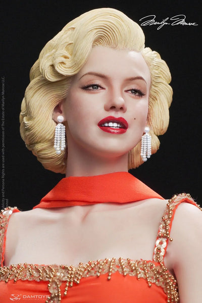 Marilyn Monroe (Gentlemen Prefer Blondes) – Damtoys – ActionFigure Brasil — iluminação de estúdio