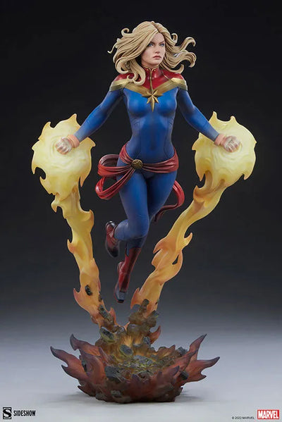 "Marvel Comics" Premium Format Figure Captain Marvel (Sparkle Fist)ㅤ – Sideshow Collectibles – ActionFigureBrasil — close