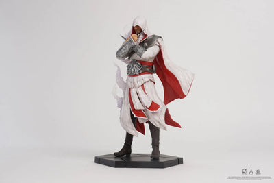 Master Assassin Ezio – PureArts – ActionFigure Brasil — com base expositora