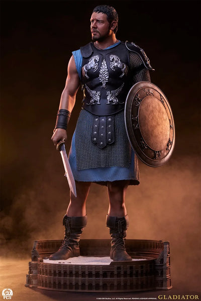 Maximus - LIMITED EDITION: 350 – PCS – ActionFigure Brasil — com base expositora