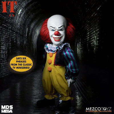 MDS Designer Series / IT: Pennywise 15 Inch Mega Scale Figure with Soundㅤ – Mezco – ActionFigureBrasil — close