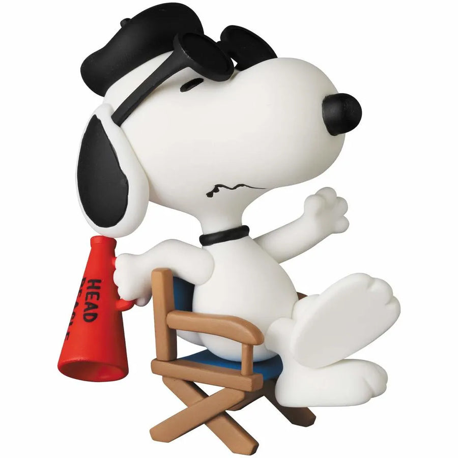 Medicom UDF-544 Ultra Detail Figure Peanuts Series 11 Film Director Snoopyㅤ – Medicom Toy – ActionFigure Brasil
