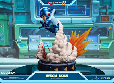 Mega Man – First 4 Figures – ActionFigure Brasil — com base expositora