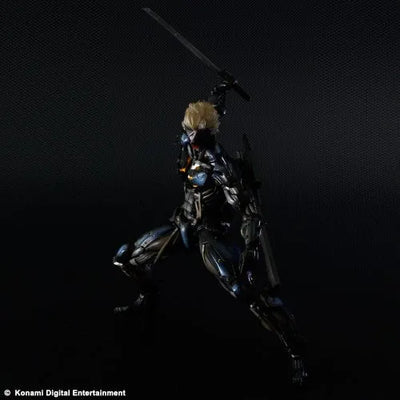 Metal Gear Rising: Revengeance - Raiden - Play Arts Kai - Black Armour ver. (Square Enix)ㅤ – Square Enix – ActionFigureBrasil — com base expositora