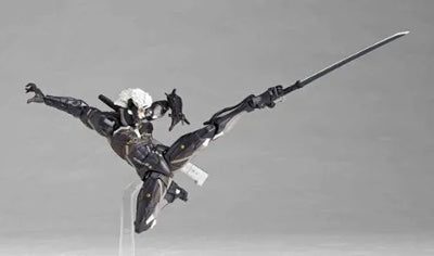 Metal Gear Rising: Revengeance - Raiden - Revoltech #140 (Kaiyodo)ㅤ – Kaiyodo – ActionFigureBrasil — ambientada
