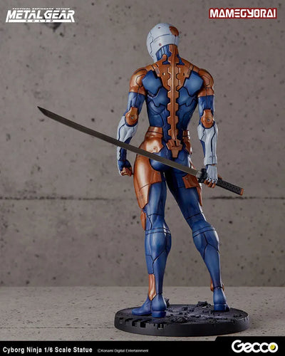 Metal Gear Solid - Cyborg Ninja - 1/6 (Gecco, Mamegyorai)ㅤ – Gecco As Manufacturer,Mamegyorai As Distributor – ActionFigureBrasil — com base expositora