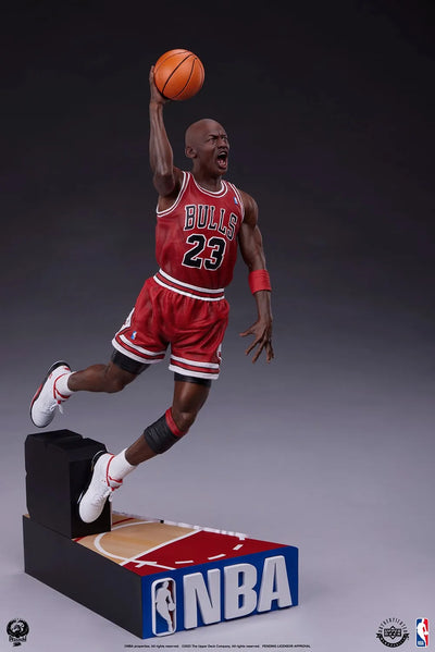 Michael Jordan - LIMITED EDITION: 750 – PCS – ActionFigure Brasil — ângulo diferente