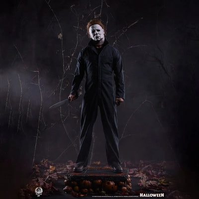 Michael Myers - LIMITED EDITION: 300 – PCS – ActionFigure Brasil — ângulo diferente