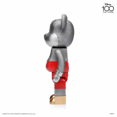 Mickey Mouse Disney 100 Be@rbrick 400% (Special Edition) – Royal Selangor – ActionFigure Brasil — ambientada