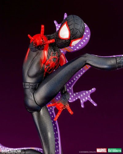 Miles Morales (Hero Suit Version) – Kotobukiya – ActionFigure Brasil — iluminação de estúdio