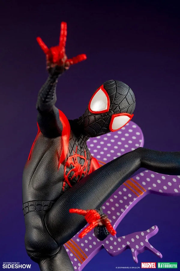 Miles Morales (Hero Suit Version) – Kotobukiya – ActionFigure Brasil — iluminação de estúdio