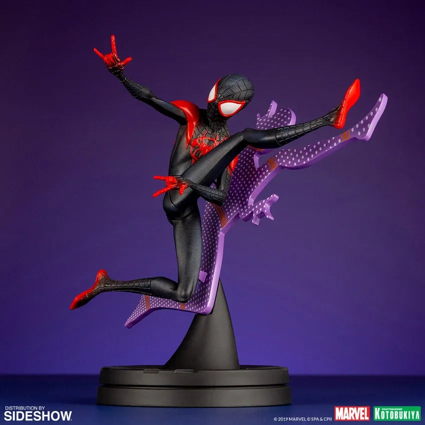 Miles Morales (Hero Suit Version) – Kotobukiya – ActionFigure Brasil — iluminação de estúdio