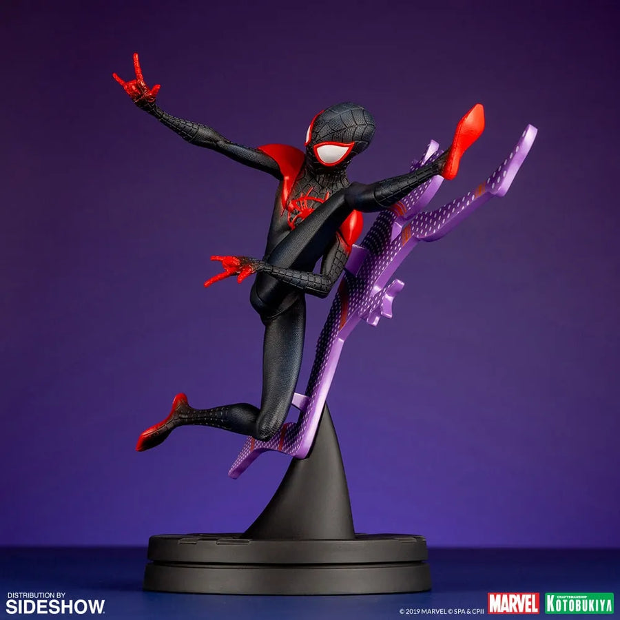 Miles Morales (Hero Suit Version) – Kotobukiya – ActionFigure Brasil — iluminação de estúdio