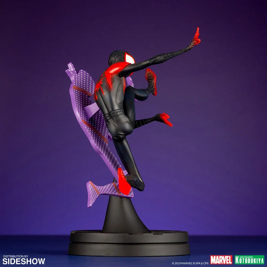 Miles Morales (Hero Suit Version) – Kotobukiya – ActionFigure Brasil — iluminação de estúdio
