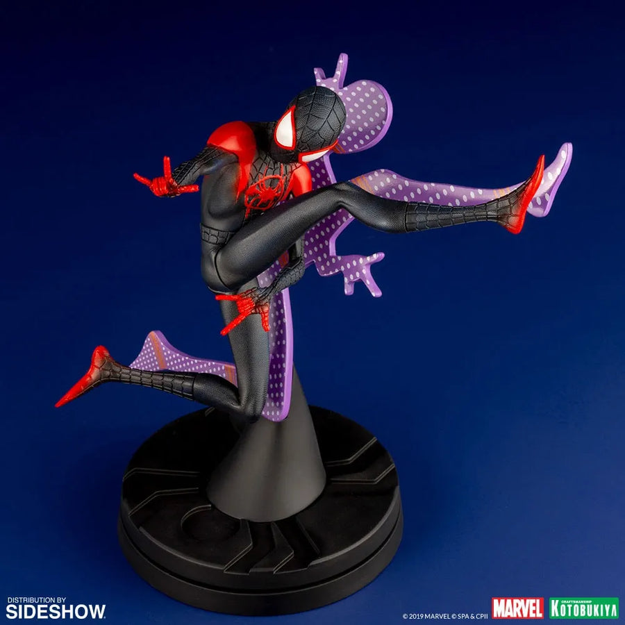 Miles Morales (Hero Suit Version) – Kotobukiya – ActionFigure Brasil — iluminação de estúdio