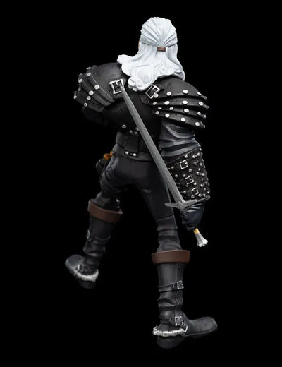 Mini Epics / The Witcher (Season 2): Geralt of Rivia PVCㅤ – Weta – ActionFigureBrasil — ângulo diferente