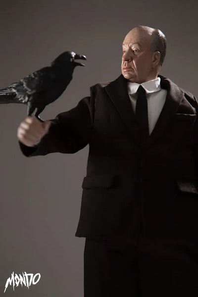Mondo Art Collection 1/6 Scale Figure - Alfred Hitchcockㅤ – Puella Magi Madoka Magica – ActionFigureBrasil — com base expositora