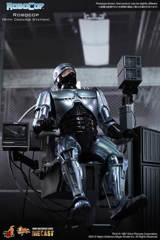 Movie Masterpiece DIECAST - Robocop 1/6 Scale Figure: Robocop w/Docking Stationㅤ – Gantaku – ActionFigure Brasil