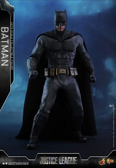 Movie Masterpiece "Justice League" 1/6 Scale Figure Batman(Provisional Pre-order)ㅤ – Hot Toys – ActionFigure Brasil — ângulo diferente