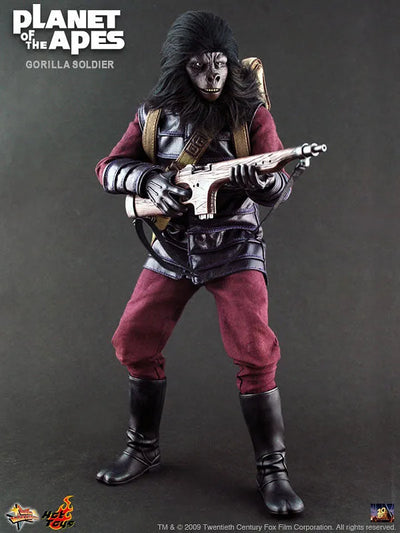 Movie Masterpiece - Planet Of The Apes 1/6 Scale Figure: Gorilla Soldierㅤ – Hot Toys – ActionFigure Brasil — ângulo diferente