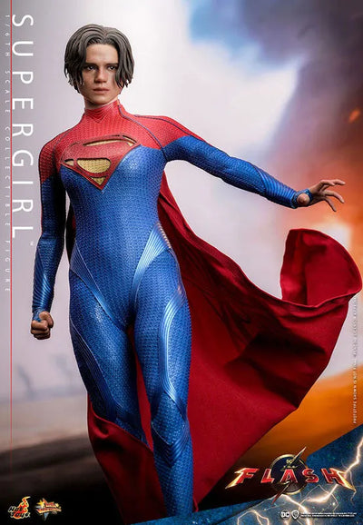 Movie Masterpiece - The Flash - Supergirl - 1/6 (Hot Toys)ㅤ – Hot Toys – ActionFigureBrasil — ângulo diferente
