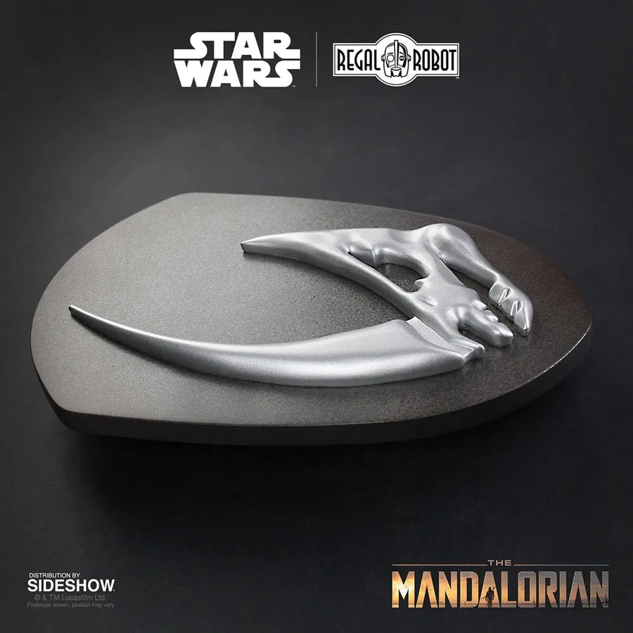 Mudhorn Signet Plaque – Regal Robot – ActionFigure Brasil