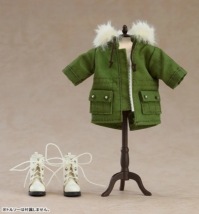 Nendoroid Doll Warm Clothing Set: Boots & Mod Coat (Khaki Green)ㅤ – Good Smile Company – ActionFigure Brasil