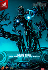 Neon Tech Iron Man With Suit-Up Gantry (Mms672D50)