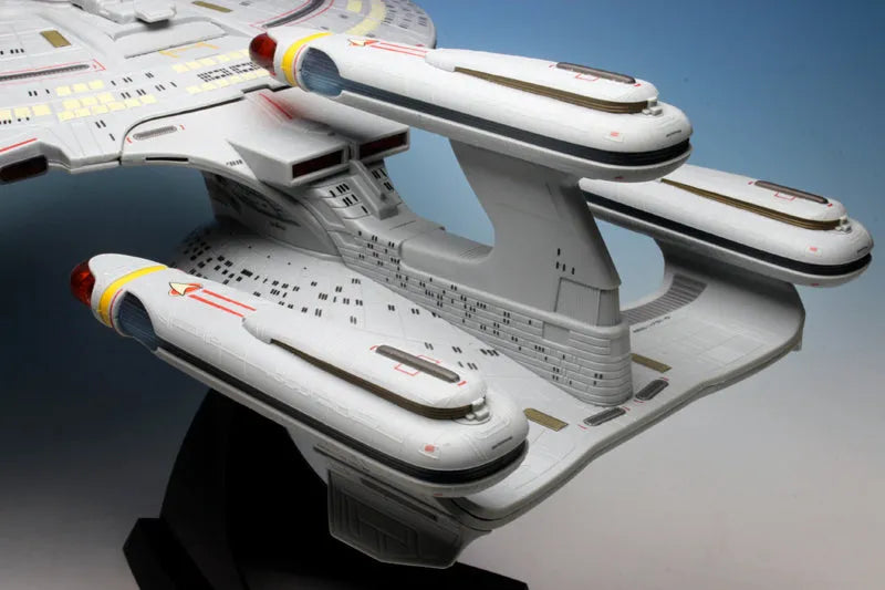 New Star Trek TNG U.S.S. Enterprise NCC-1701D Model Kai (Dreadnought Class)ㅤ – DIAMOND SELECT TOYS – ActionFigure Brasil
